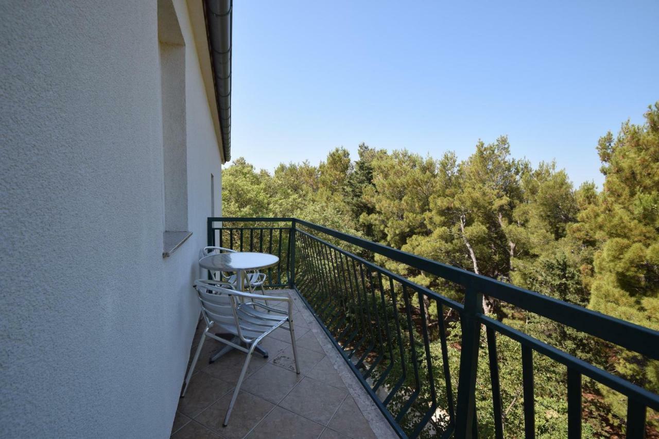 Apartments Nina Starigrad Paklenica Exterior photo