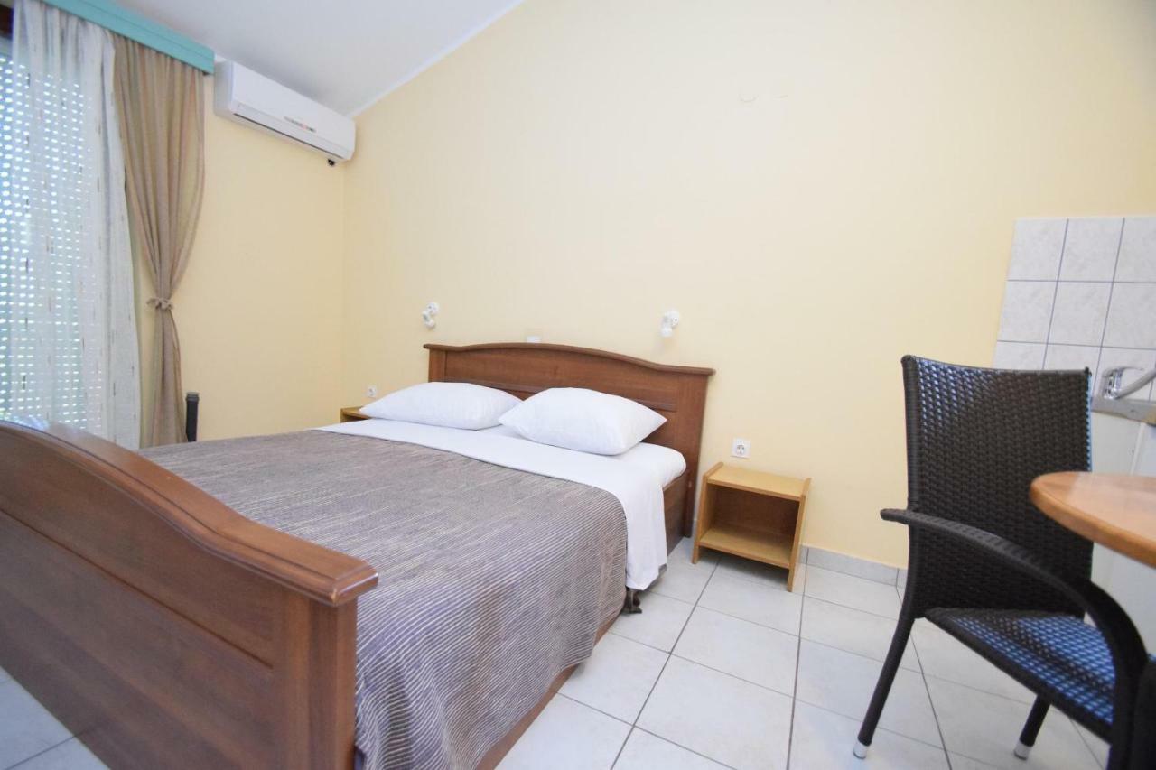 Apartments Nina Starigrad Paklenica Exterior photo