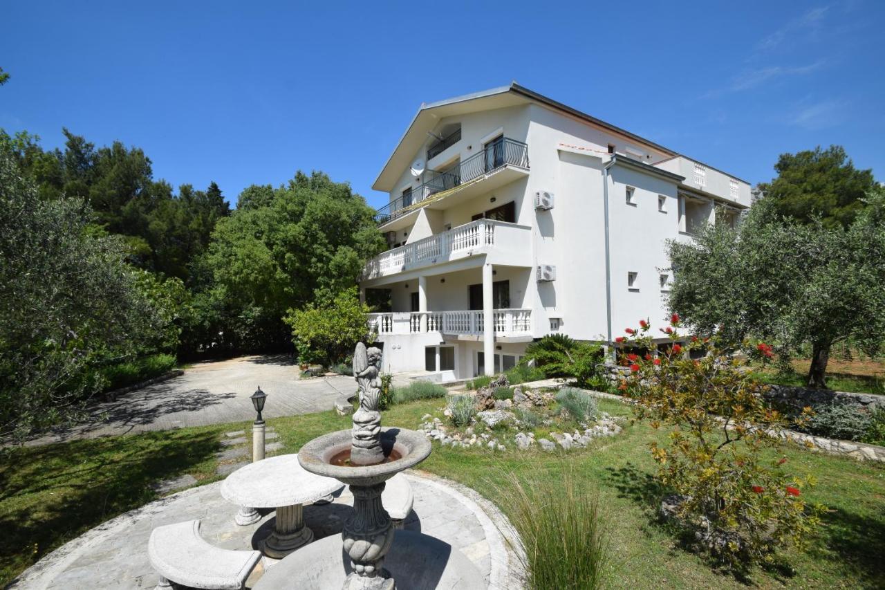 Apartments Nina Starigrad Paklenica Exterior photo
